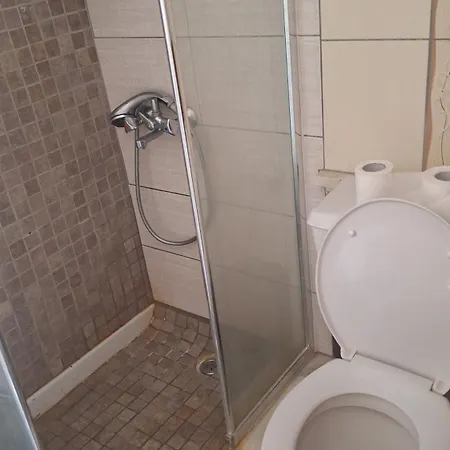 Ubytování v soukromí With Entrance From Yard Near To Larnaca Livadhia