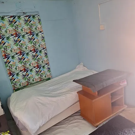 Homestay szállás With Entrance From Yard Near To Larnaca *